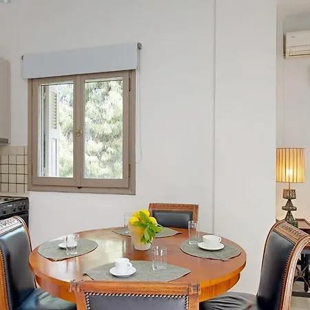 Epidavros - Dafni Stone & Garden Retreat بيت للعطل