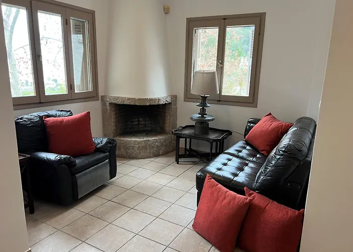 Casa de Férias Dafni Stone House In Epidavros *